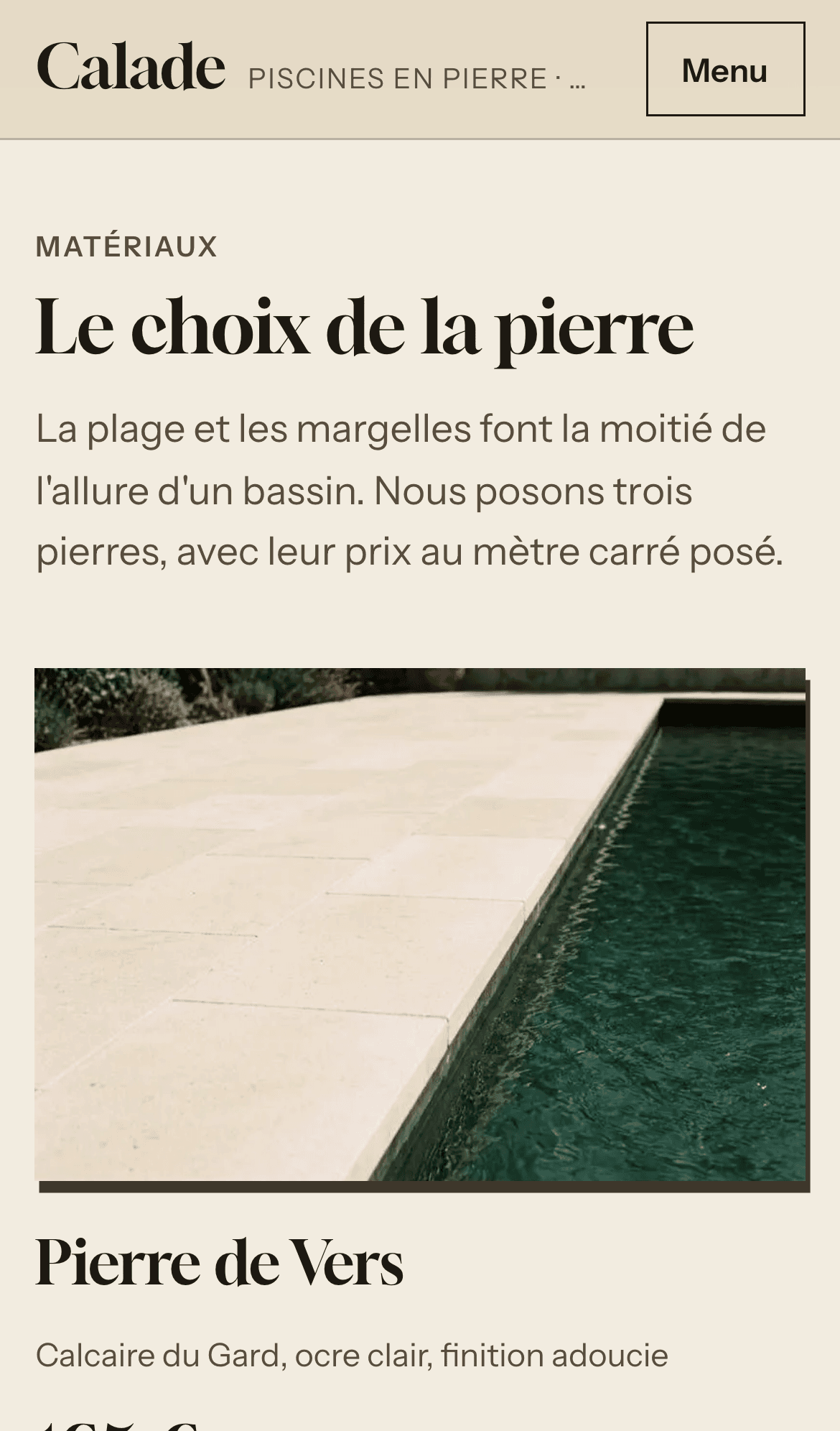 Site démo Calade Piscines sur téléphone : le choix de la pierre